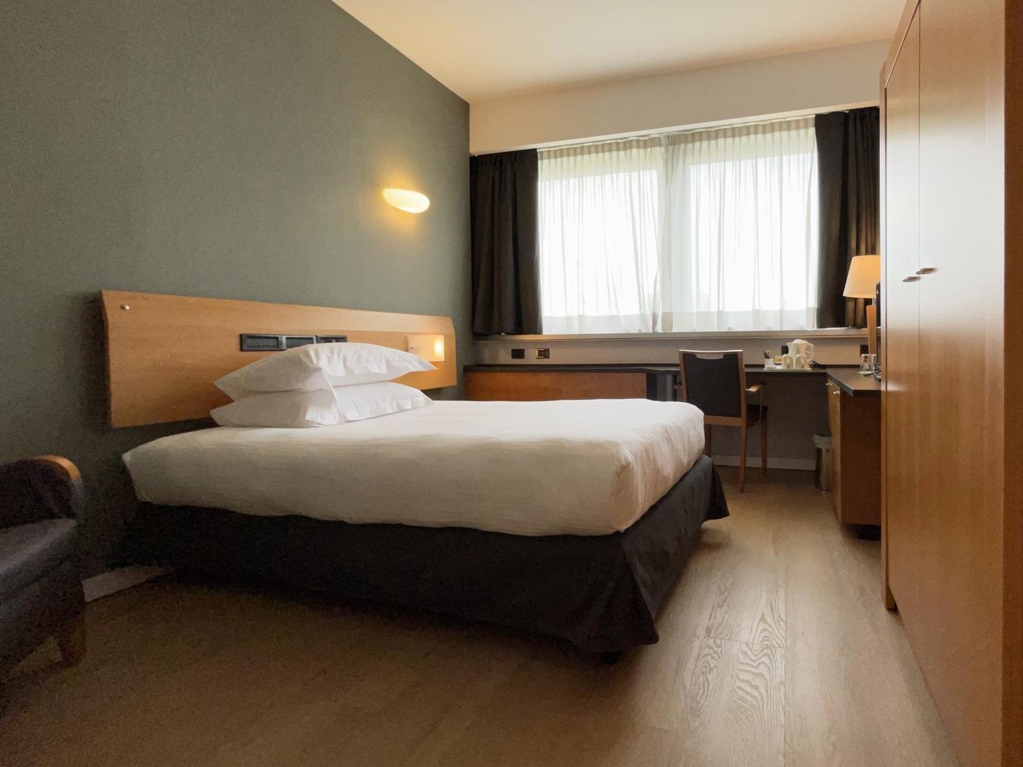 Crowne Plaza Milan Linate, An Ihg Hotel San Donato Milanese Extérieur photo